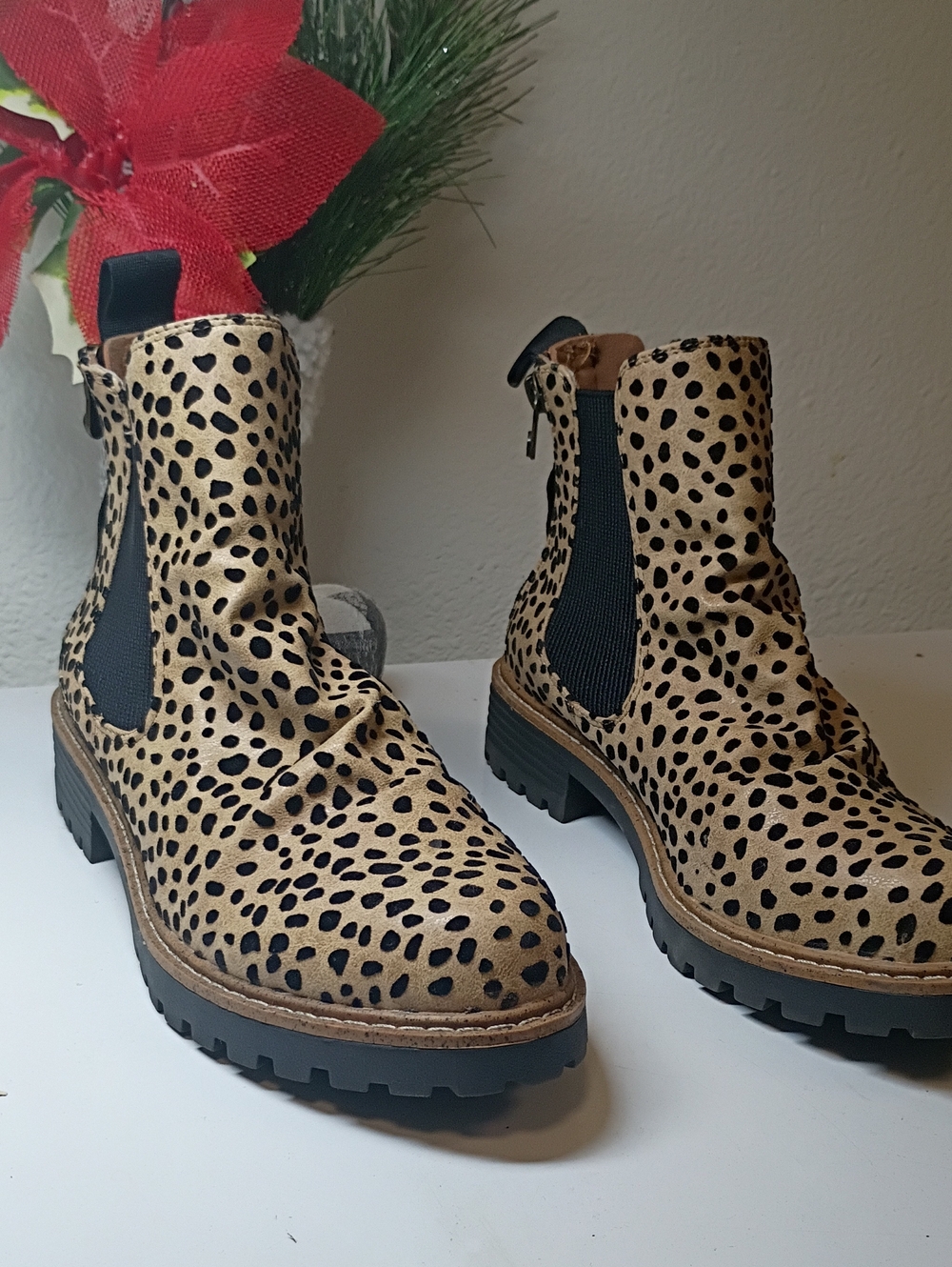 Leopard Print Chelsea Booties in Tan & Black
